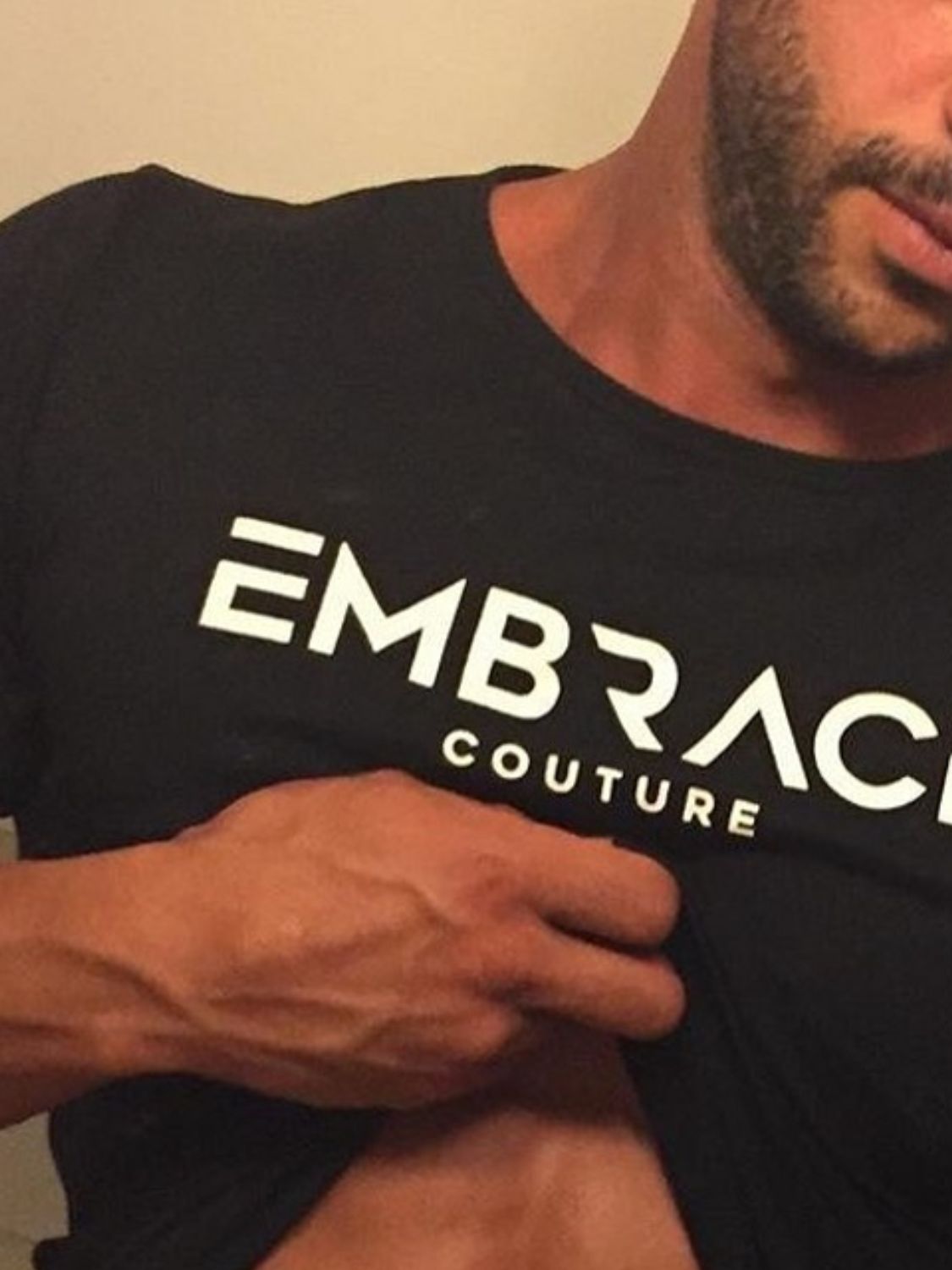 Men's Embrace Couture Letter Graphic Round Neck T-Shirt in Black