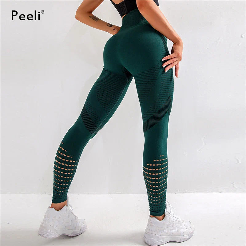 Peeli seamless leggings green — side profile showing push-up silhouette 