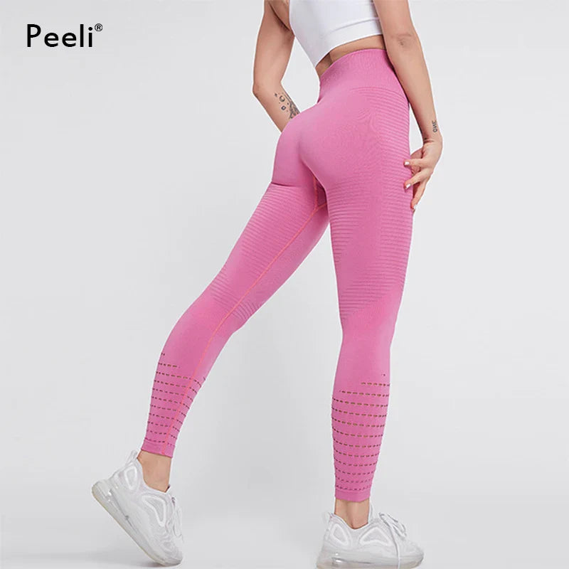 Peeli seamless leggings — side profile showing push-up silhouette - Pink